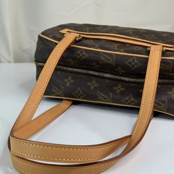 Louis Vuitton Cite Shoulder Bag Monogram Canvas - Picture 8 of 9